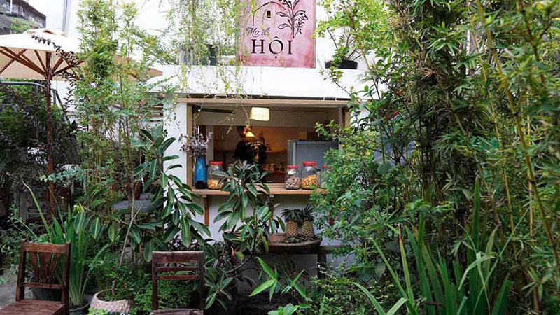 Quiet cafes in District 1 for introverted teams 5