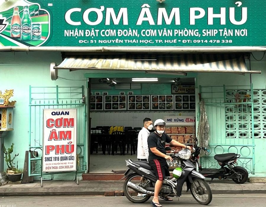 Hue Am Phu Rice Restaurant with unique royal dishes 2
