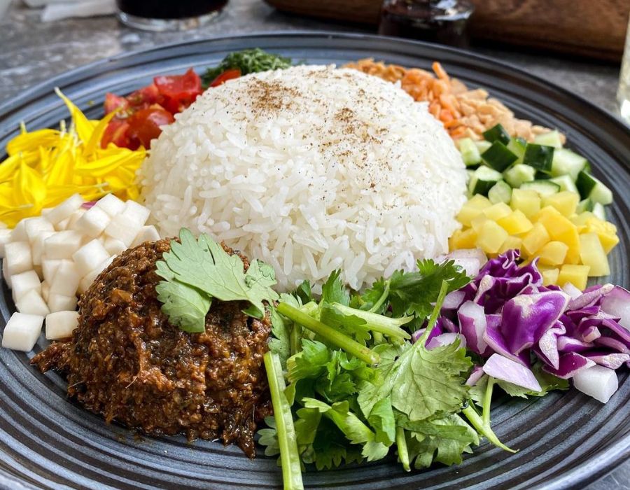 Hue Am Phu Rice Restaurant with unique royal dishes 6