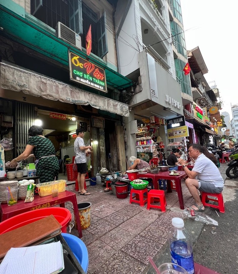 Pocket 10 famous and delicious snail restaurants in District 1, always popular 5