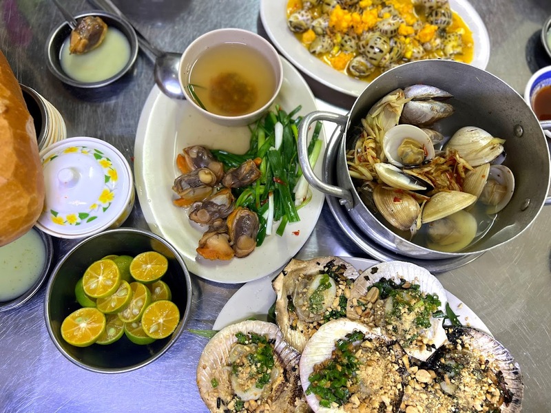 Pocket 10 delicious and famous snail restaurants in District 1, always popular 7