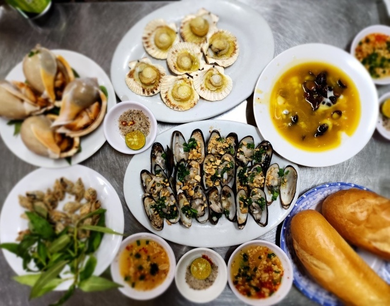 Pocket 10 famous and delicious snail restaurants in District 1, always popular 9