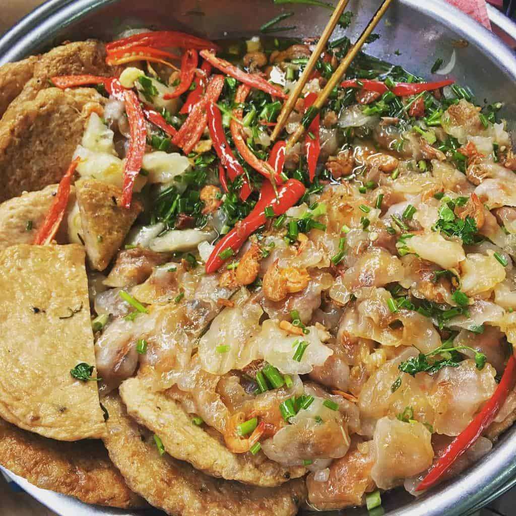 Forget the way home with the top 5 delicious, nutritious, cheap and super attractive Da Nang snack markets 9