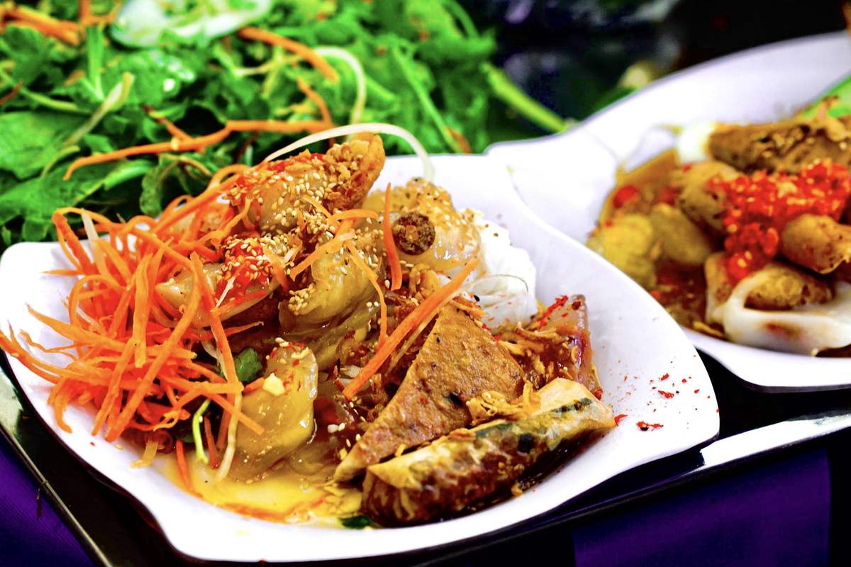 Forget the way back with the top 5 delicious, nutritious, cheap and super attractive Da Nang snack markets 4