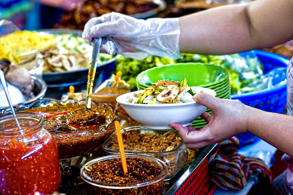 Forget the way back with the top 5 delicious, nutritious, cheap and super attractive Da Nang snack markets 5