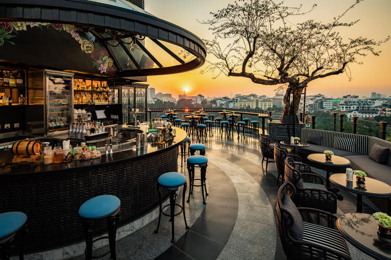 Top 10 Rooftop bars in Hanoi with amazing photography views 3