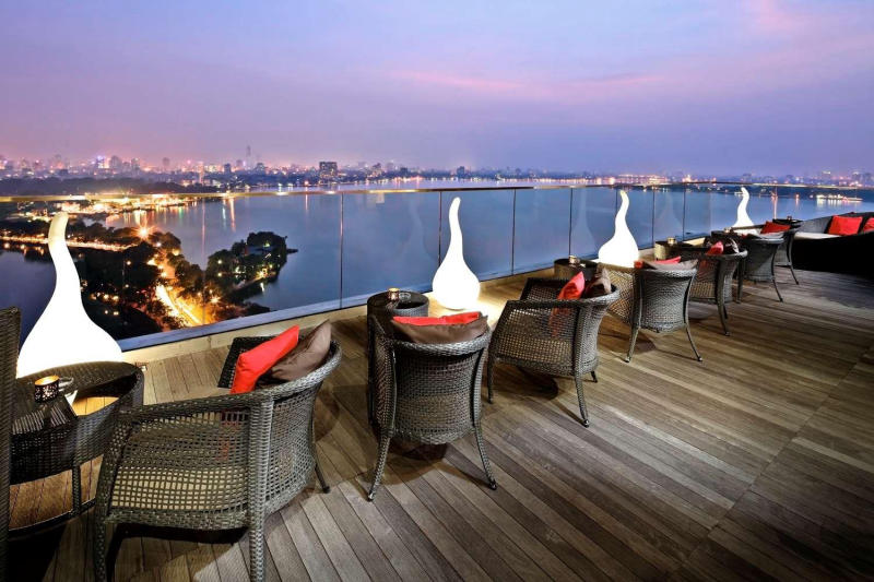 Top 10 Rooftop bars in Hanoi with amazing photography views 7