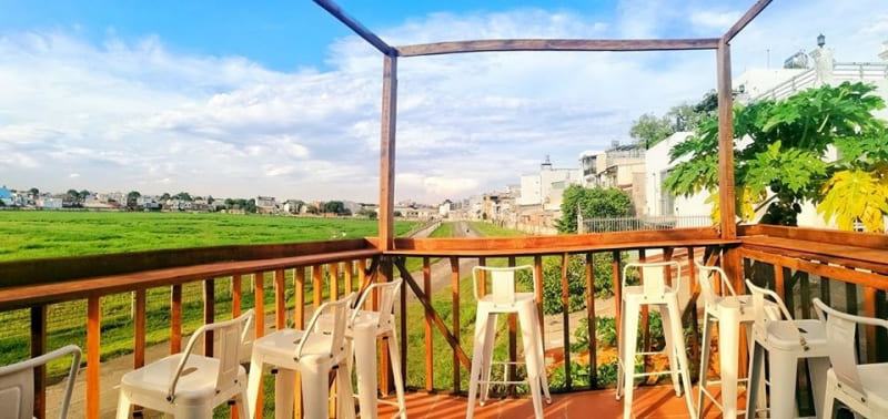 6 rooftop bars in Go Vap with extremely impressive airplane views 5