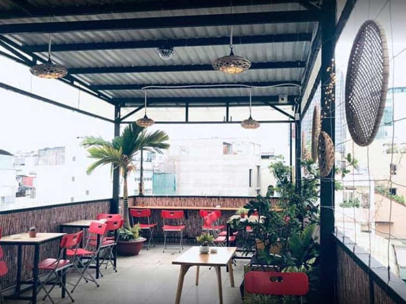 Top 15 extremely chill rooftop bars in District 1 with beautiful views 10