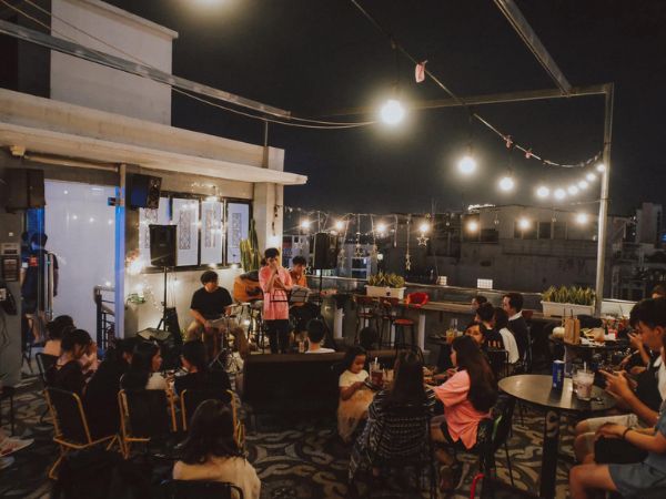 Top 10+ rooftop bars in District 10 with free virtual views 10
