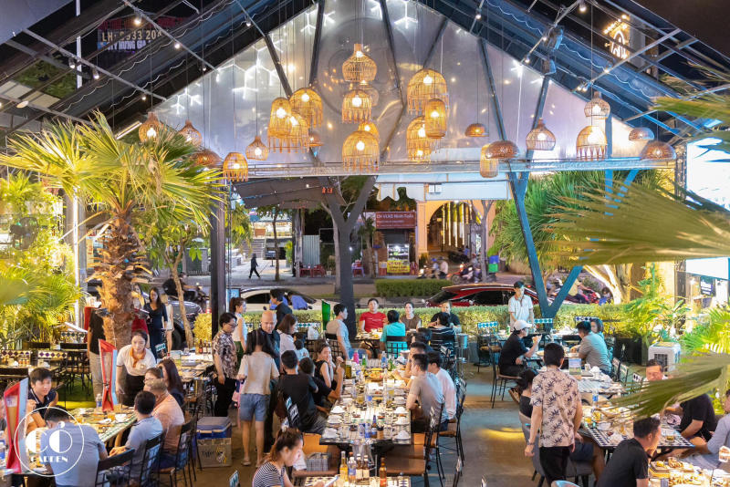 Top 8 extremely chill rooftop bars in District 2 with million-dollar views 5