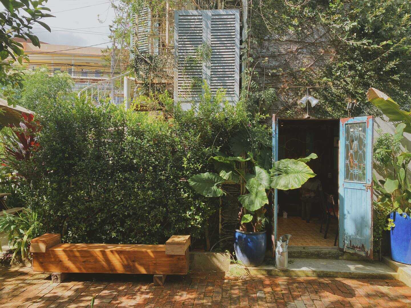 Route 66 Cafe - A place to leisurely relax in the sleepless night of Da Lat 13