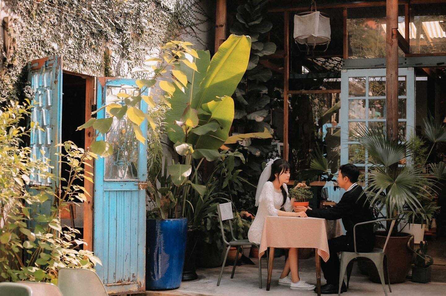 Route 66 Cafe - A place to leisurely relax in the sleepless night of Da Lat 25