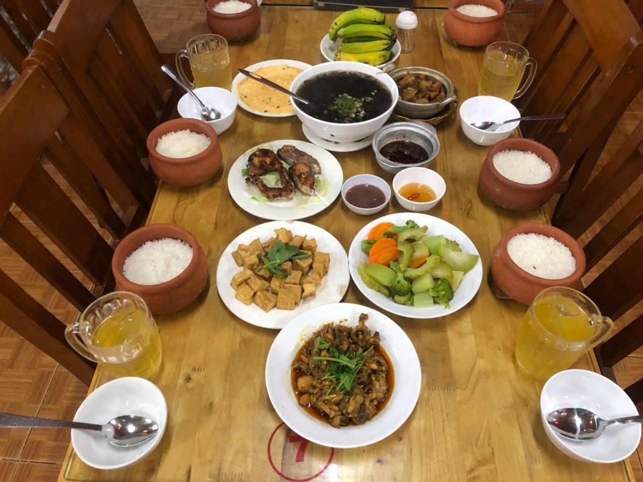 Let's sweep out all the famous Da Lat potted rice restaurants in the city of thousands of flowers