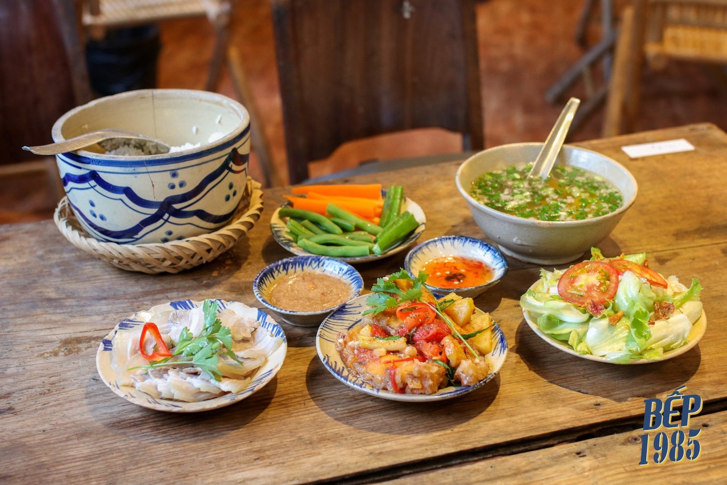 Let's sweep out all the famous Da Lat potted rice restaurants in the city of thousands of flowers