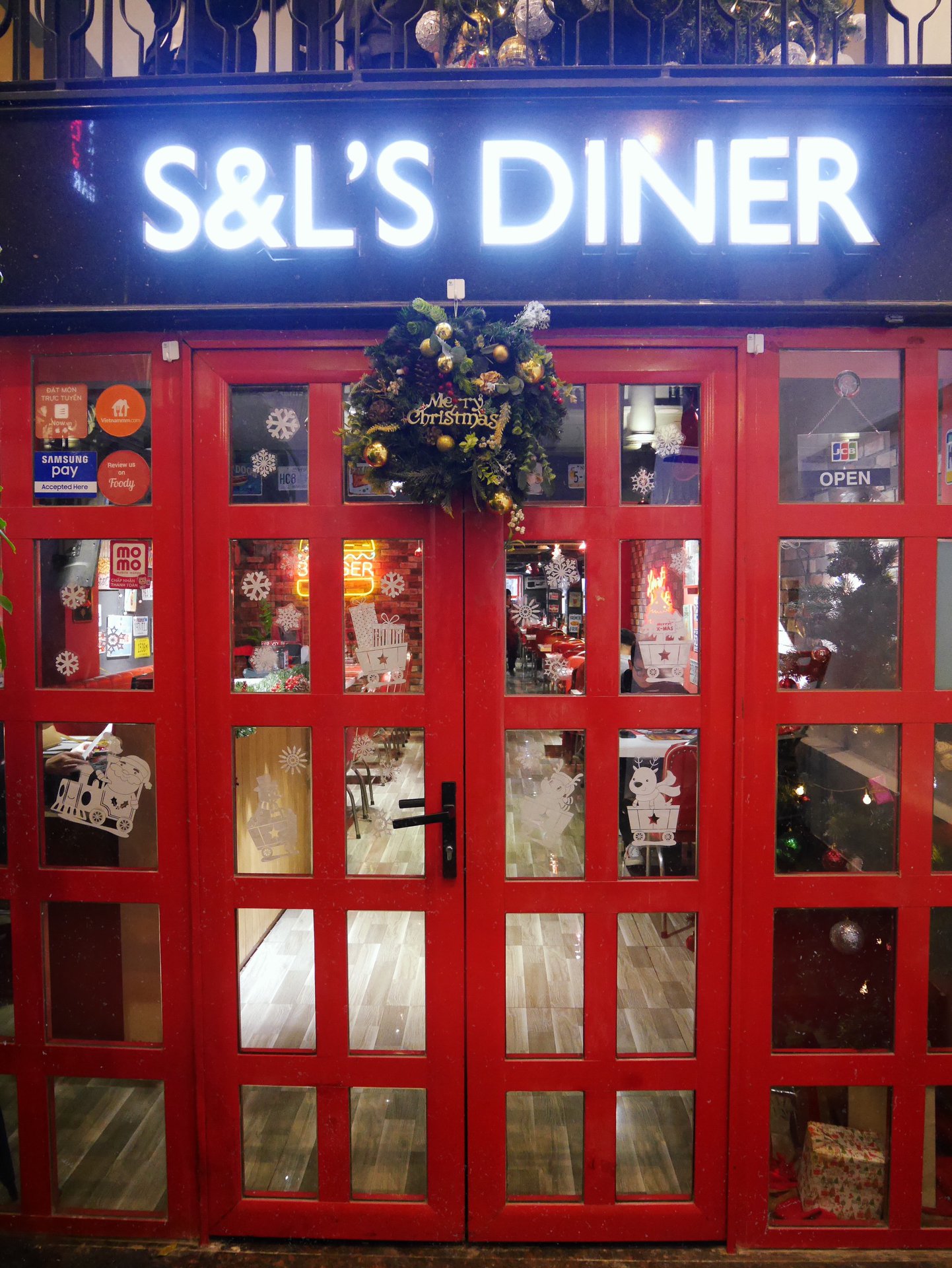 S&L's Diner - American-style restaurant in the heart of Capital City 2