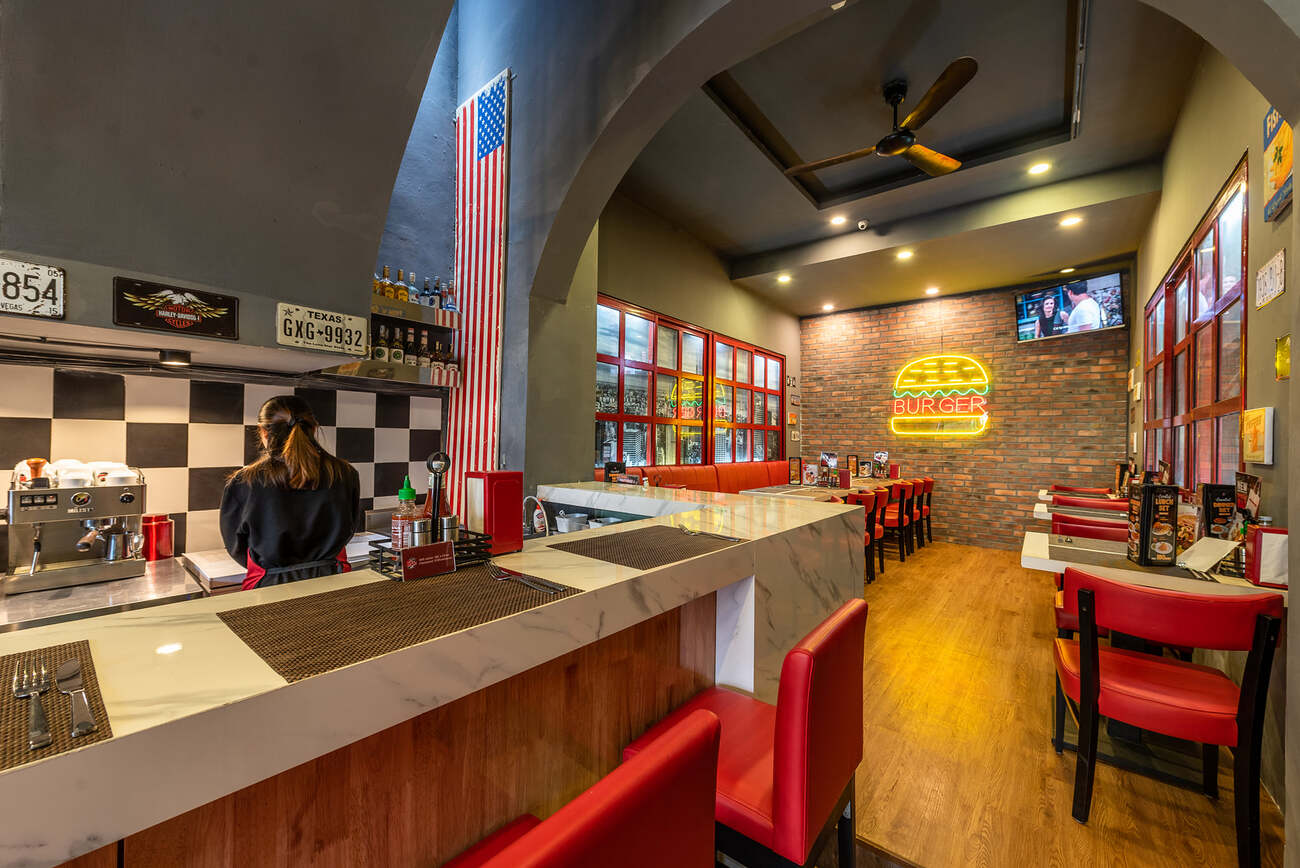 S&L's Diner - American-style restaurant in the heart of Capital City 3