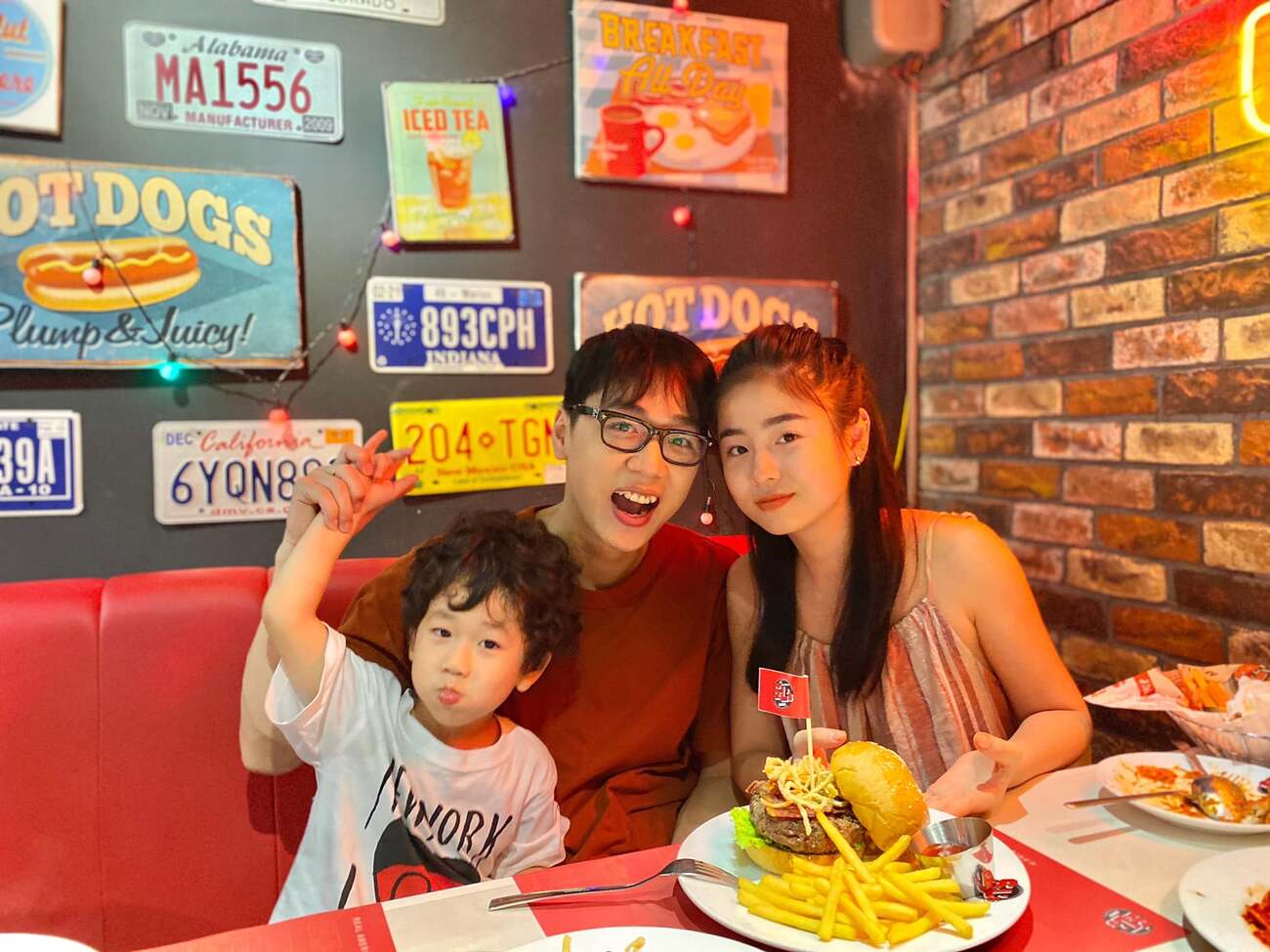 S&L's Diner - American-style restaurant in the heart of Capital City 5