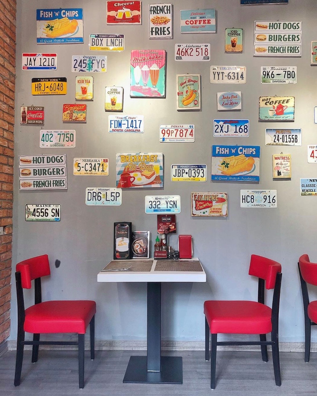 S&L's Diner - American-style restaurant in the heart of Capital City 7