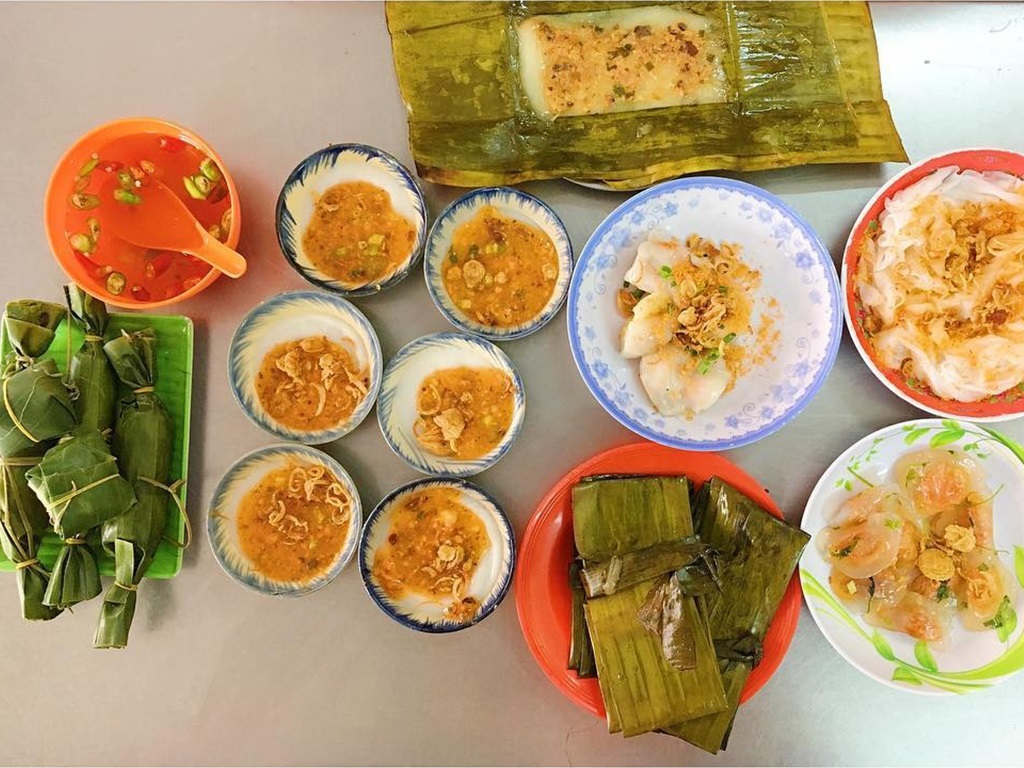 Hunt for shops that sell super delicious cheap banh nam, banh loc, and banh beo in Da Nang 5