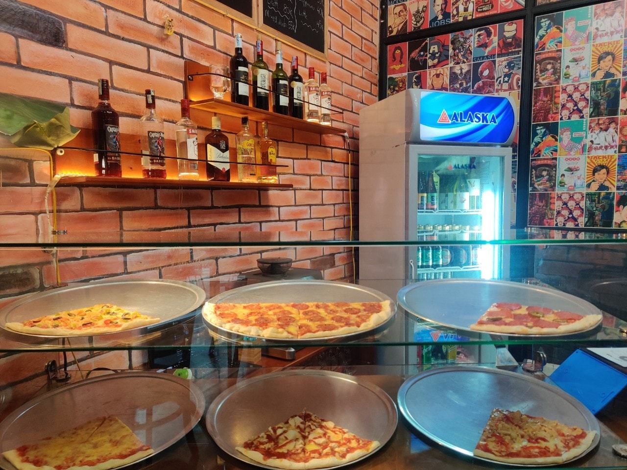 Hunting for the number 1 delicious NYC Pizza in Hanoi 7