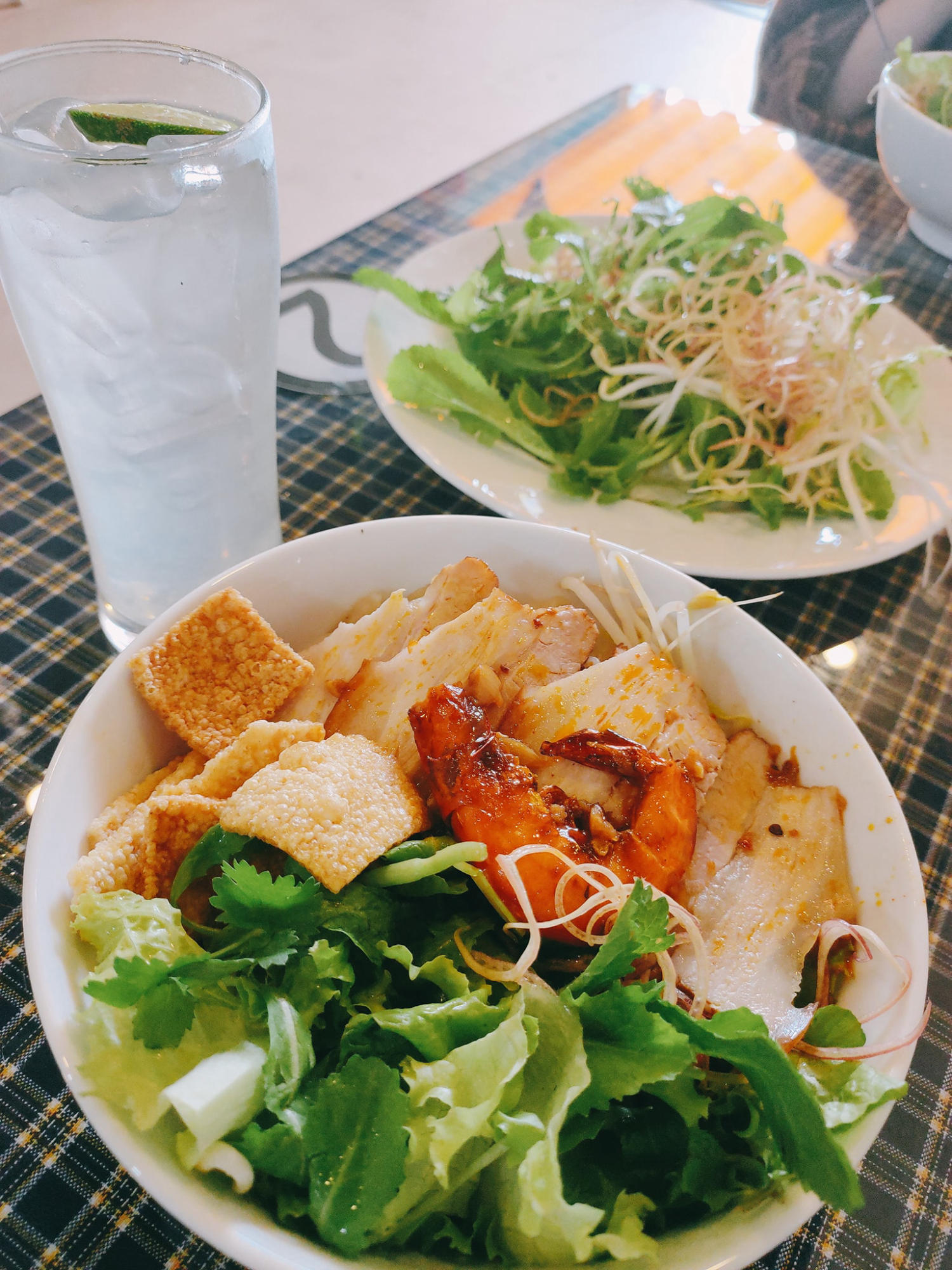 Hunting for TOP 5 delicious Quang noodle shops in Da Lat 3