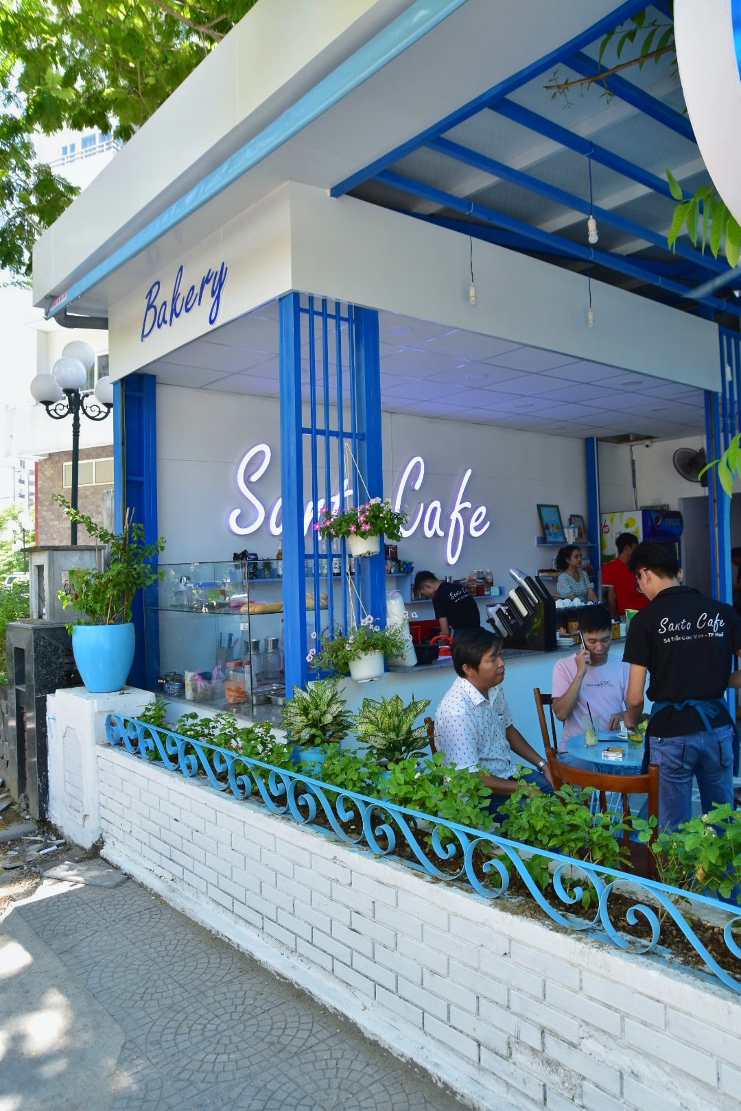 Santo Cafe Hue - miniature Santorini in the heart of the city 8