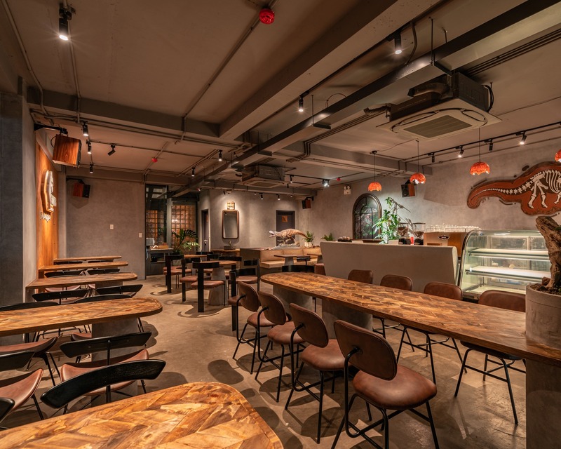 Discover Saurus Coffee & Gallery, a unique dinosaur cafe in Saigon 5