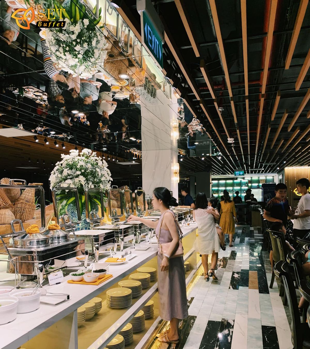 SET Buffet - A place to enjoy premium seafood in Hanoi 5