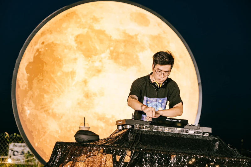 Experience unique Sixdoong Cafe Camping coffee 15