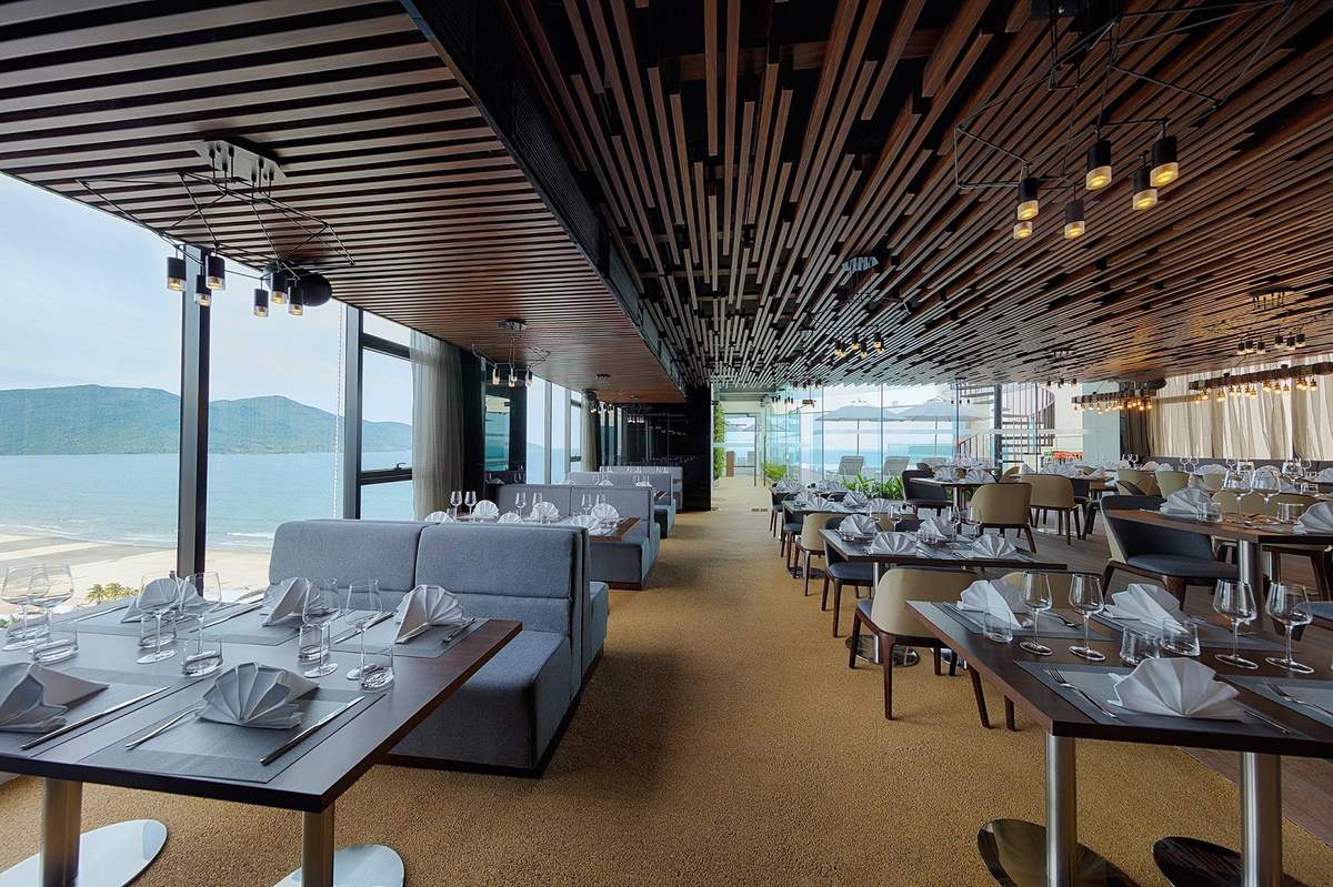 Sky View Restaurant - Ideal romantic restaurant for couples in Da Nang 2