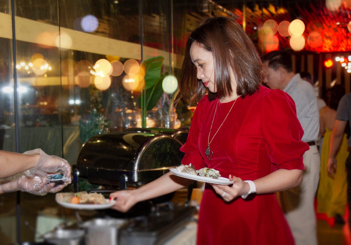 Sky View Restaurant - Ideal romantic restaurant for couples in Da Nang 16