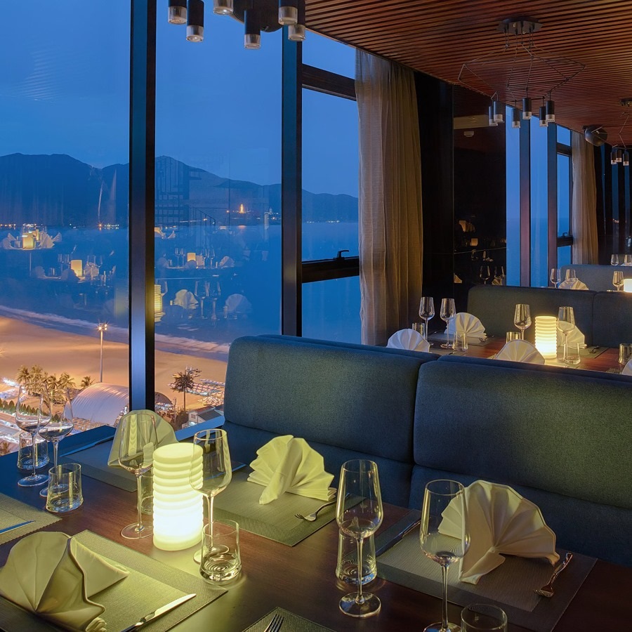 Sky View Restaurant - Ideal romantic restaurant for couples in Da Nang 6