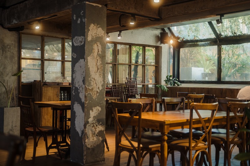 Get lost in the dreamy, ancient Sori Garden in the heart of Saigon 10