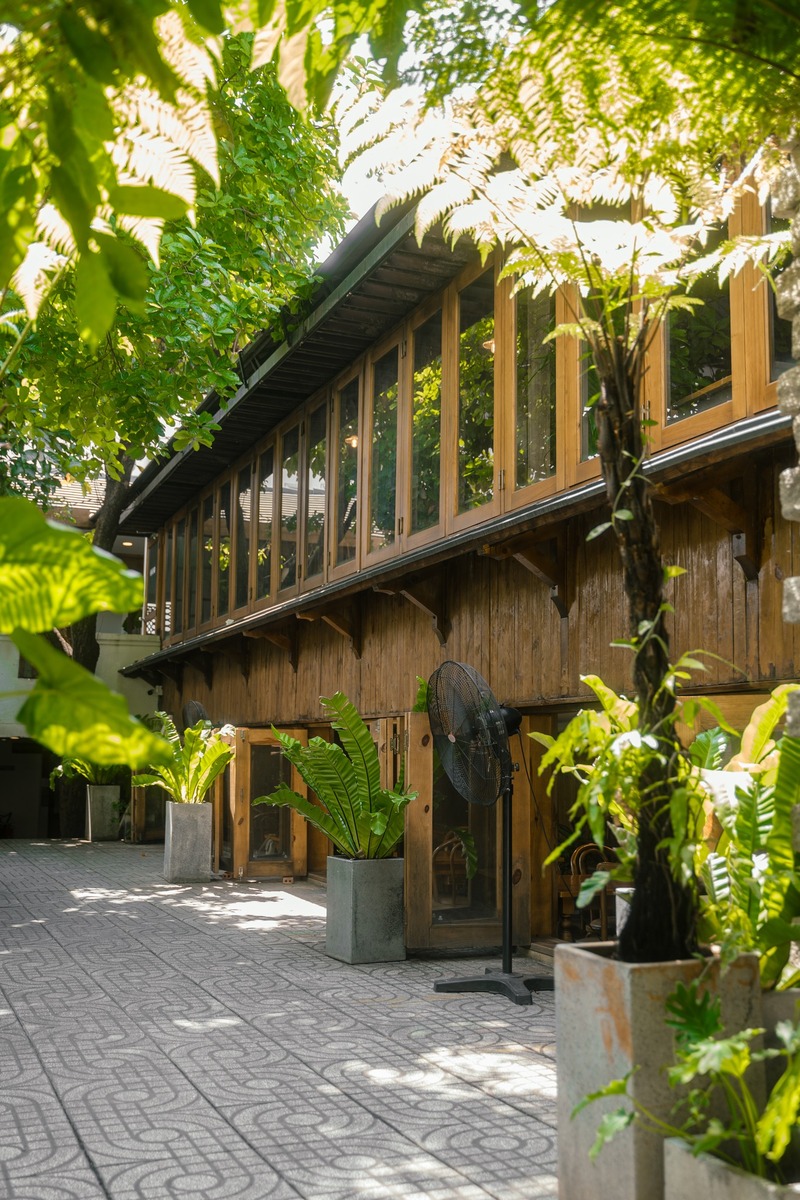 Get lost in the dreamy, ancient Sori Garden in the heart of Saigon 4