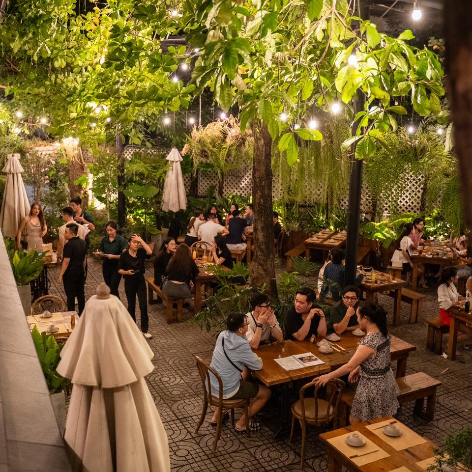 Get lost in the dreamy, ancient Sori Garden in the heart of Saigon 7