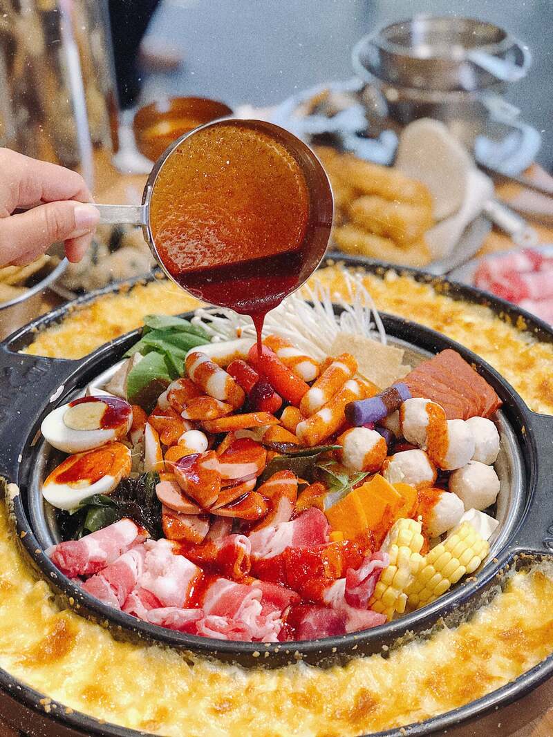 Come to Spicy Box to experience the delicious Korean tokbokki buffet hot pot, forget the way back 6