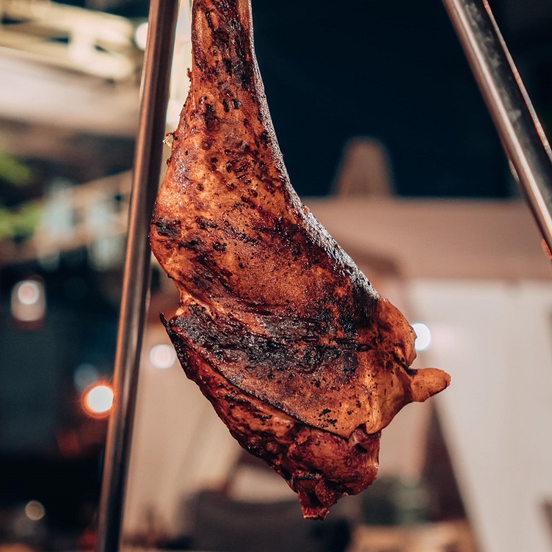 Come to SQUARE 39 to enjoy the party atmosphere among 13 camping huts