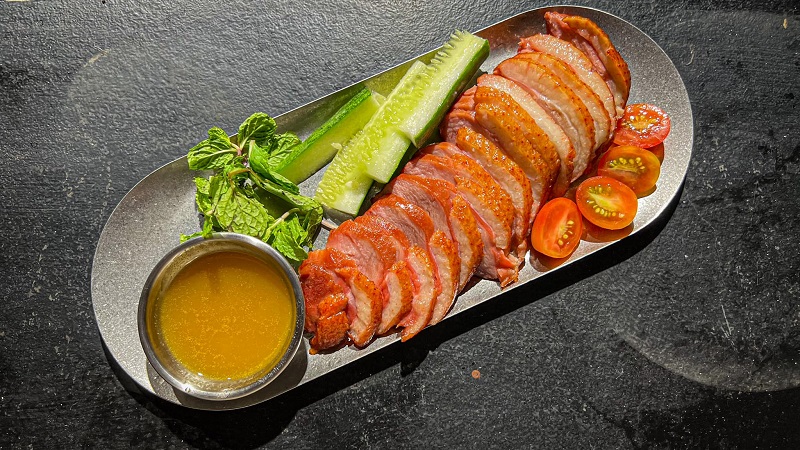 Come to SQUARE 39 to enjoy the party atmosphere among the 14 camping huts