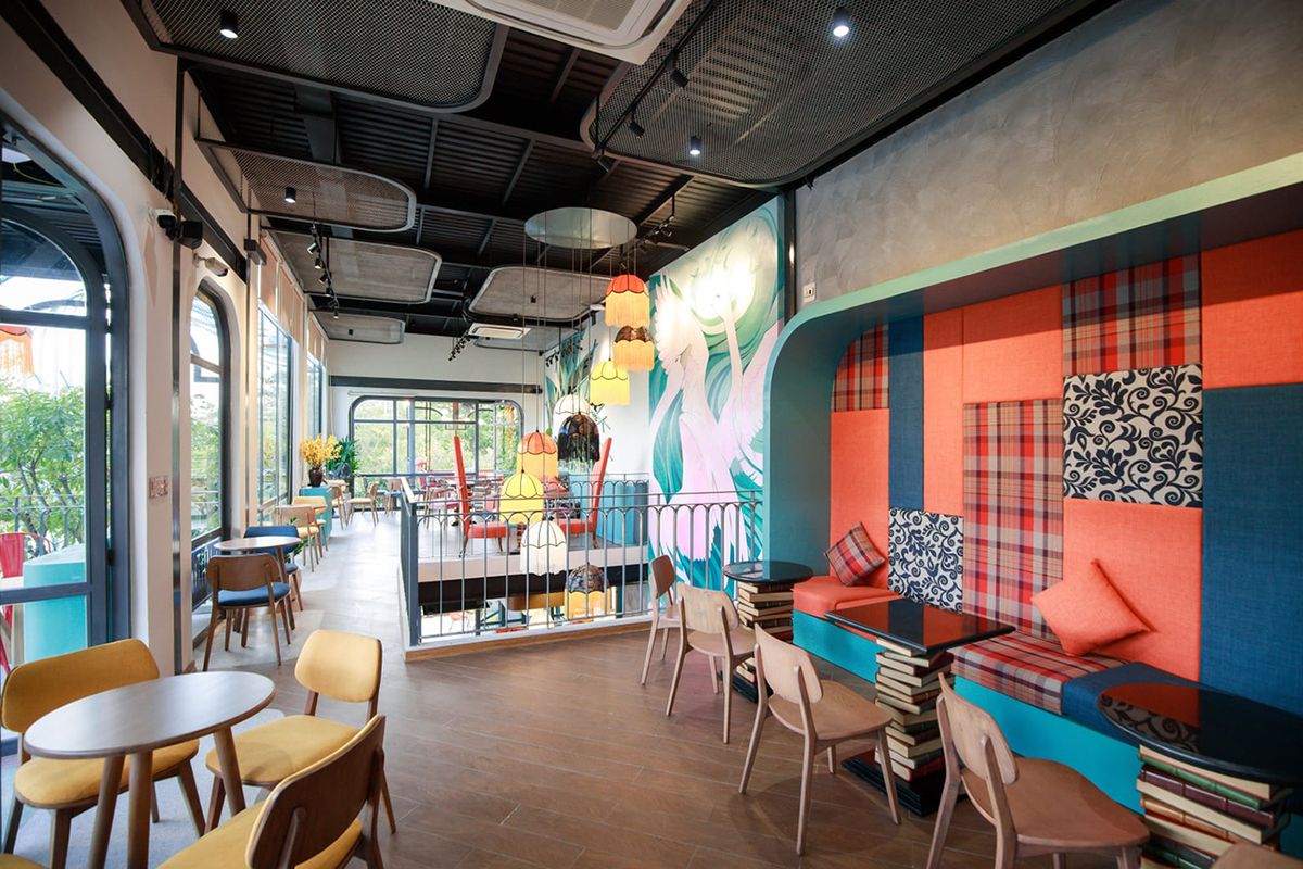 SWAN Coffee & Cake - Super pretty cake cafe in the heart of Da Thanh 6