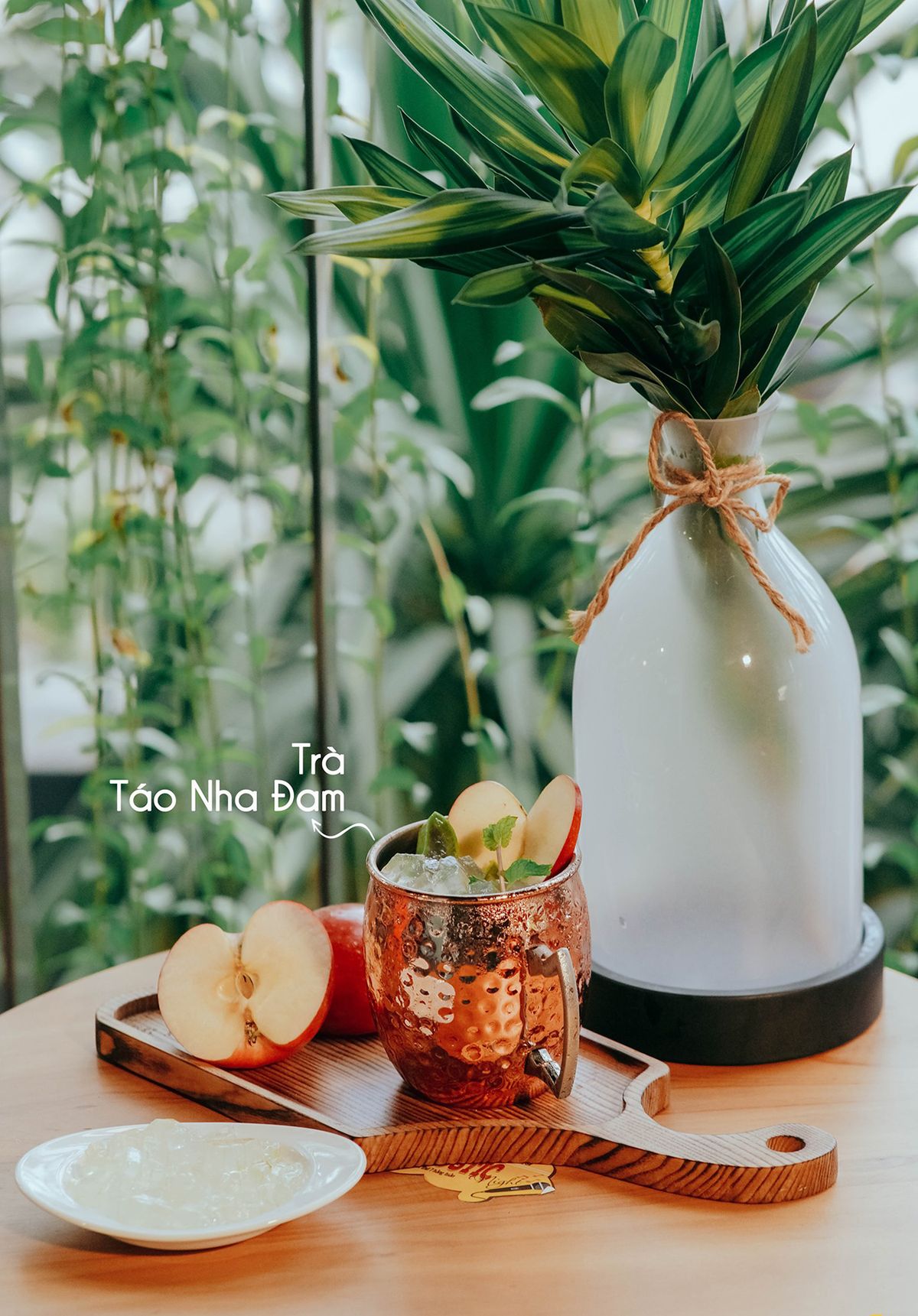 SWAN Coffee & Cake - Super pretty cake cafe in the heart of Da Thanh 12