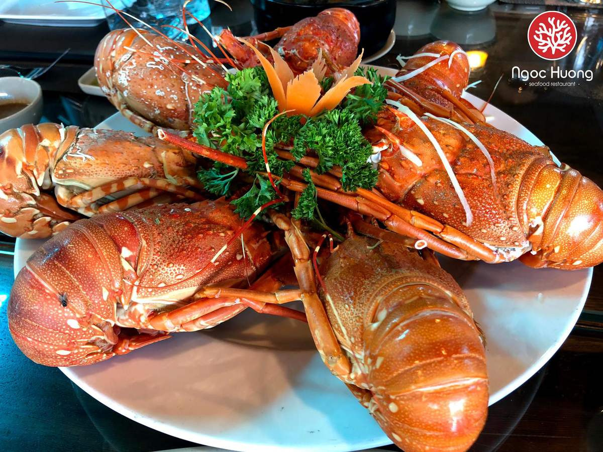 Why should you not miss Ngoc Huong seafood restaurant? 9