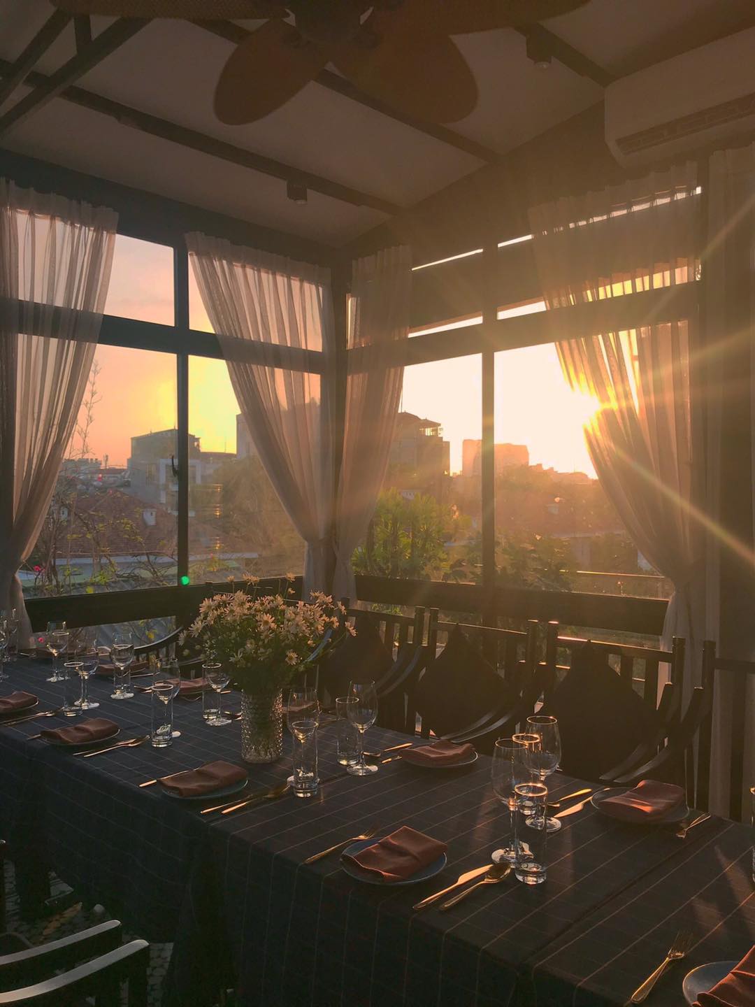 Tam Tac compliments Salmonoid restaurant with European dishes specializing in salmon in Hanoi 4