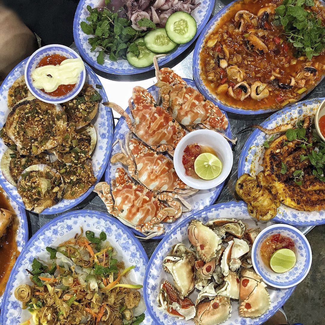 Enjoy coastal cuisine with 10 fresh seafood restaurants in Da Nang 2