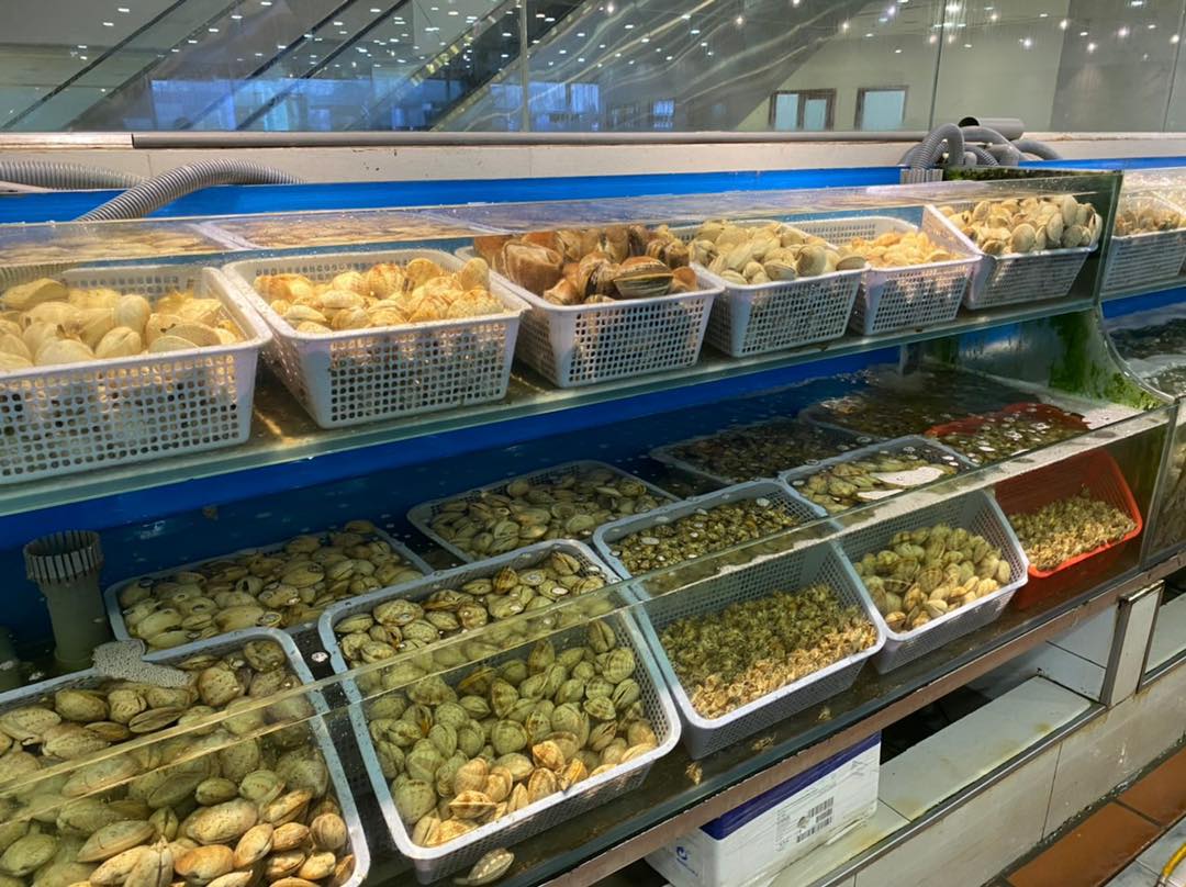 Enjoy delicious seafood at Buffet Poseidon Hanoi 15 restaurant