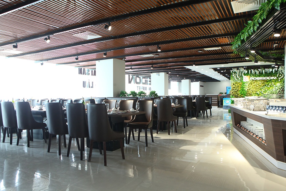 Enjoy delicious seafood at Buffet Poseidon Hanoi 2 restaurant