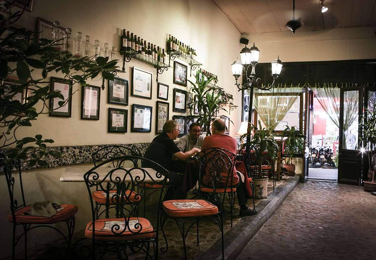 Elegant space of French restaurant Green Tangerine 7