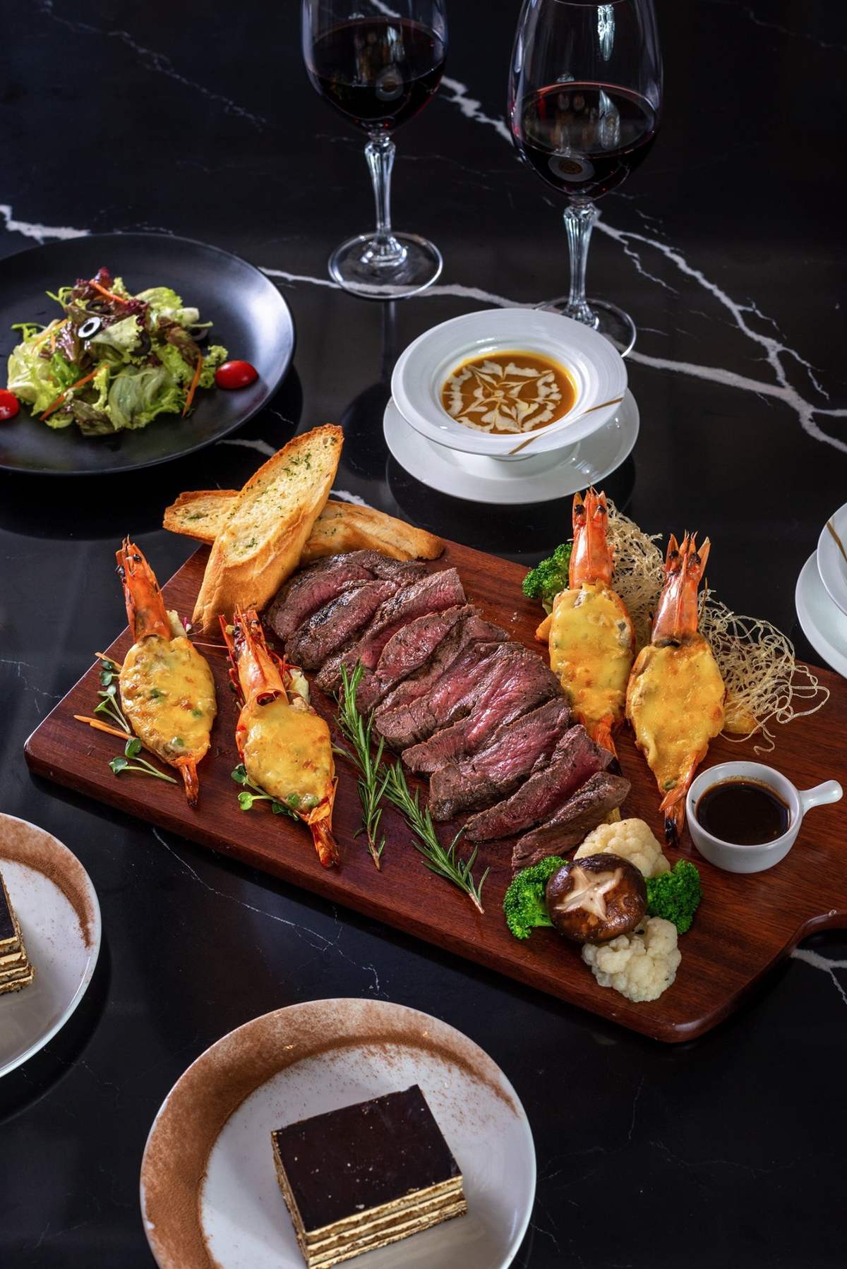 The 5th Flavor - Cozy, luxurious European culinary space 11