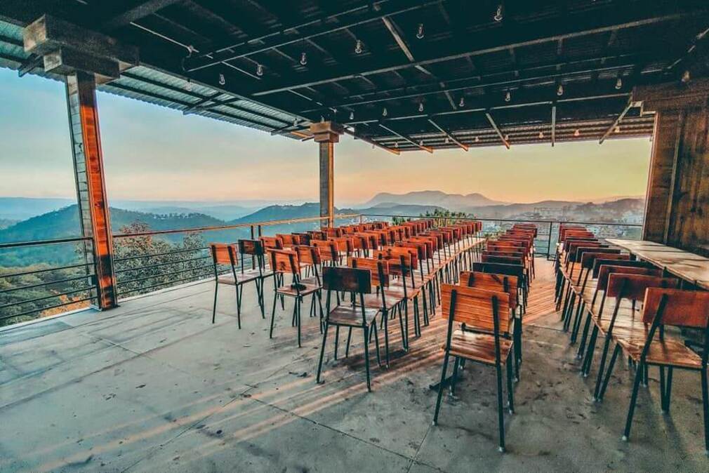 The Leaf Coffee – Enjoy a romantic cup of coffee with a virtual view in Da Lat 3