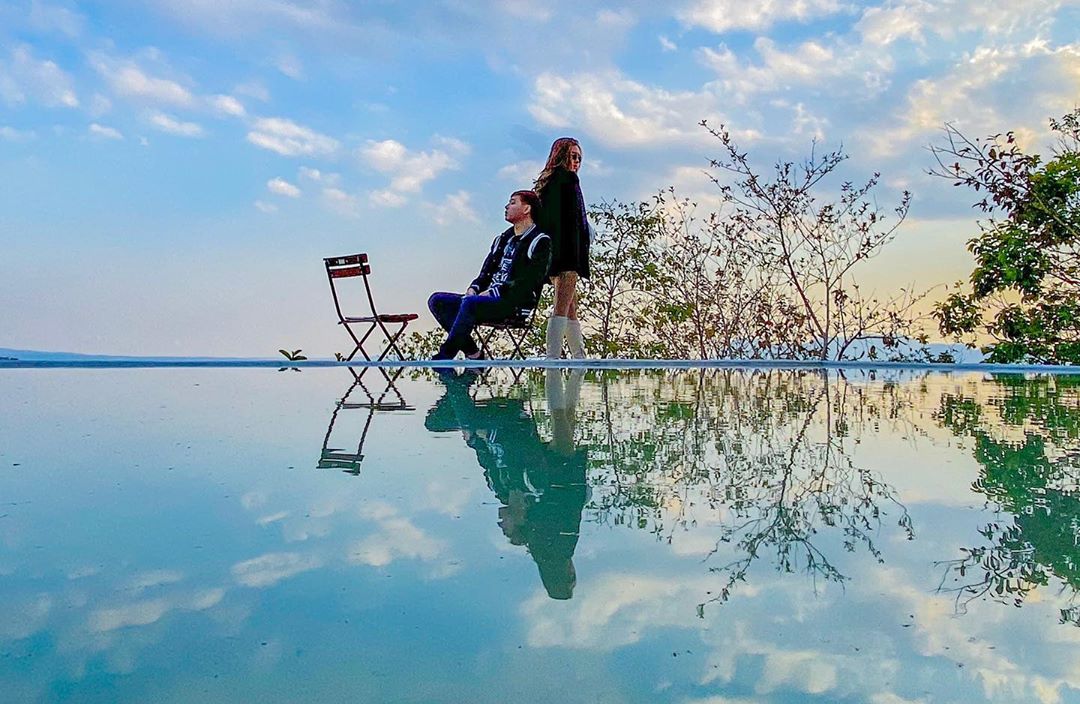 The Leaf Coffee – Enjoy a romantic cup of coffee with a virtual view at Da Lat 8